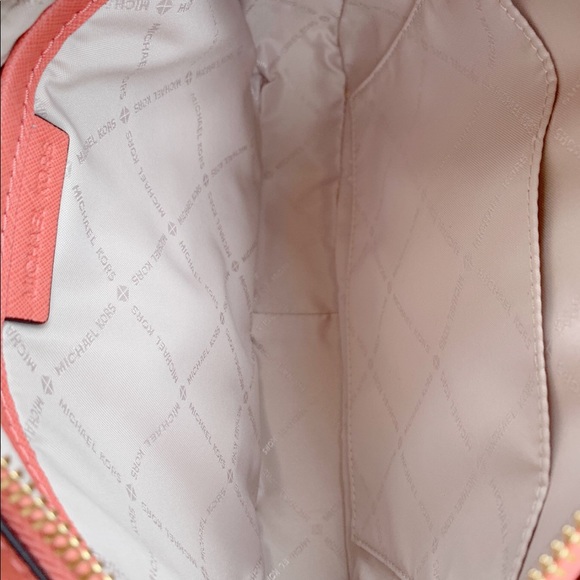 👜💕Michael Kors Large Crossbody Pink Grapefruit - Picture 3 of 3
